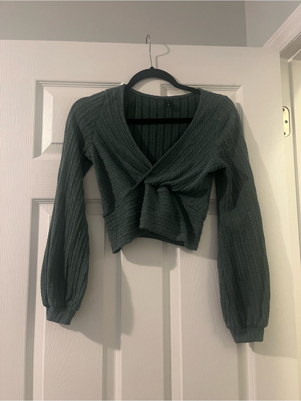 Textured Twist-Front Long Sleeve Crop Top - Deep Green